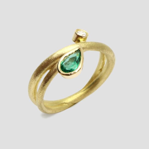 Anillo esmeralda