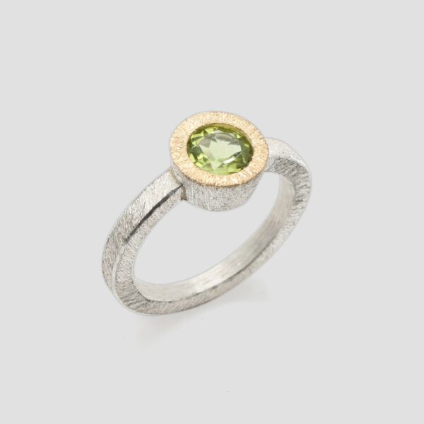 Anell peridot