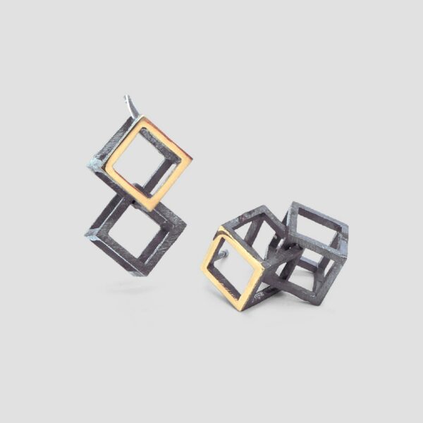Pendientes cubos
