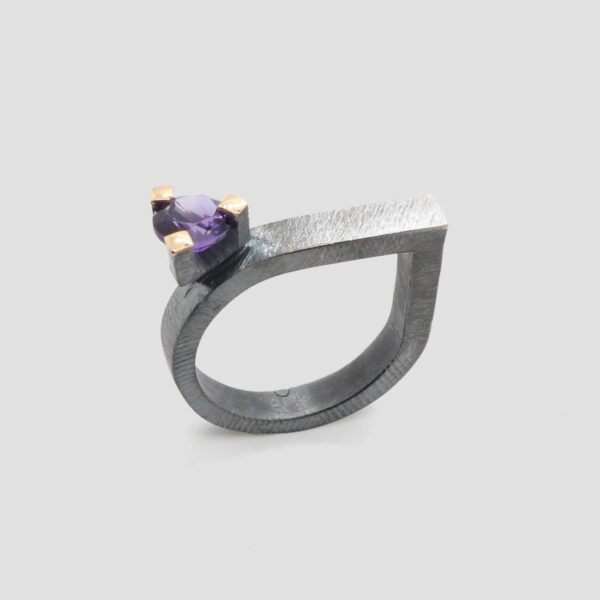 Anell ametista