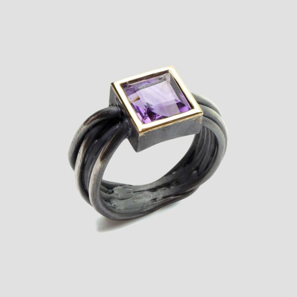 Anell ametista